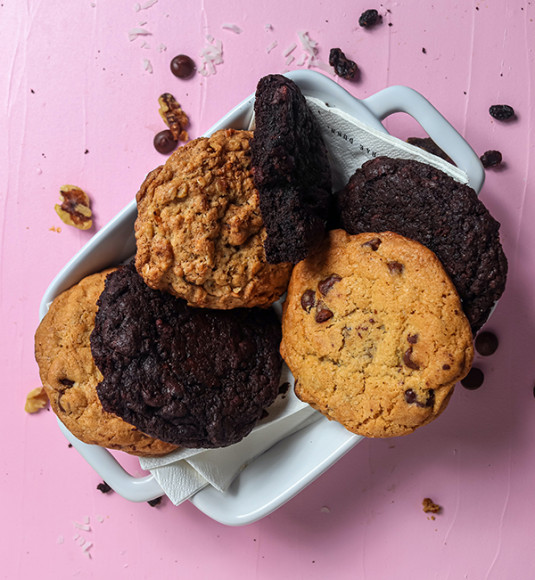 Печенье MILKA Mini Cookies с кусочками шоколада частично покрытое молочным шоколадом Печенье MILKA Mini Cookies с кусочками шоколада частично покрытое молочным шоколадом